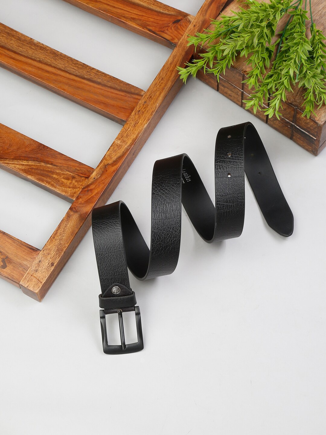 

MUTAQINOTI Men Black Textured Leather Belt