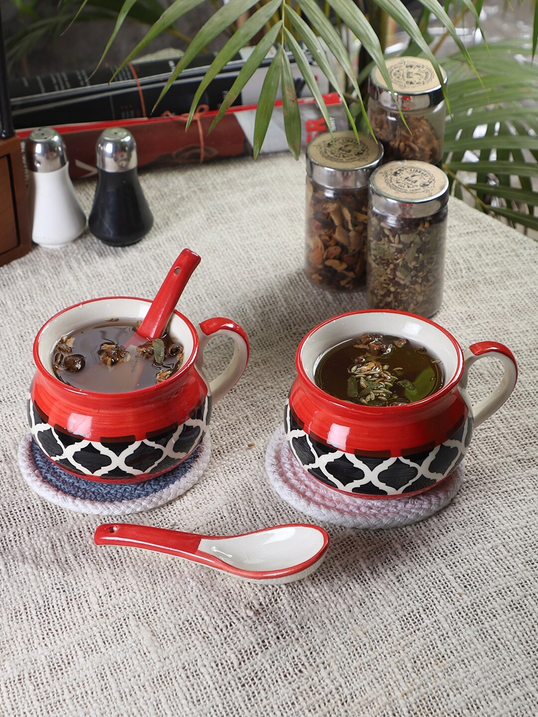 

CDI Red & Black Set of 2 Printed Ceramic Soup Mugs And Spoons