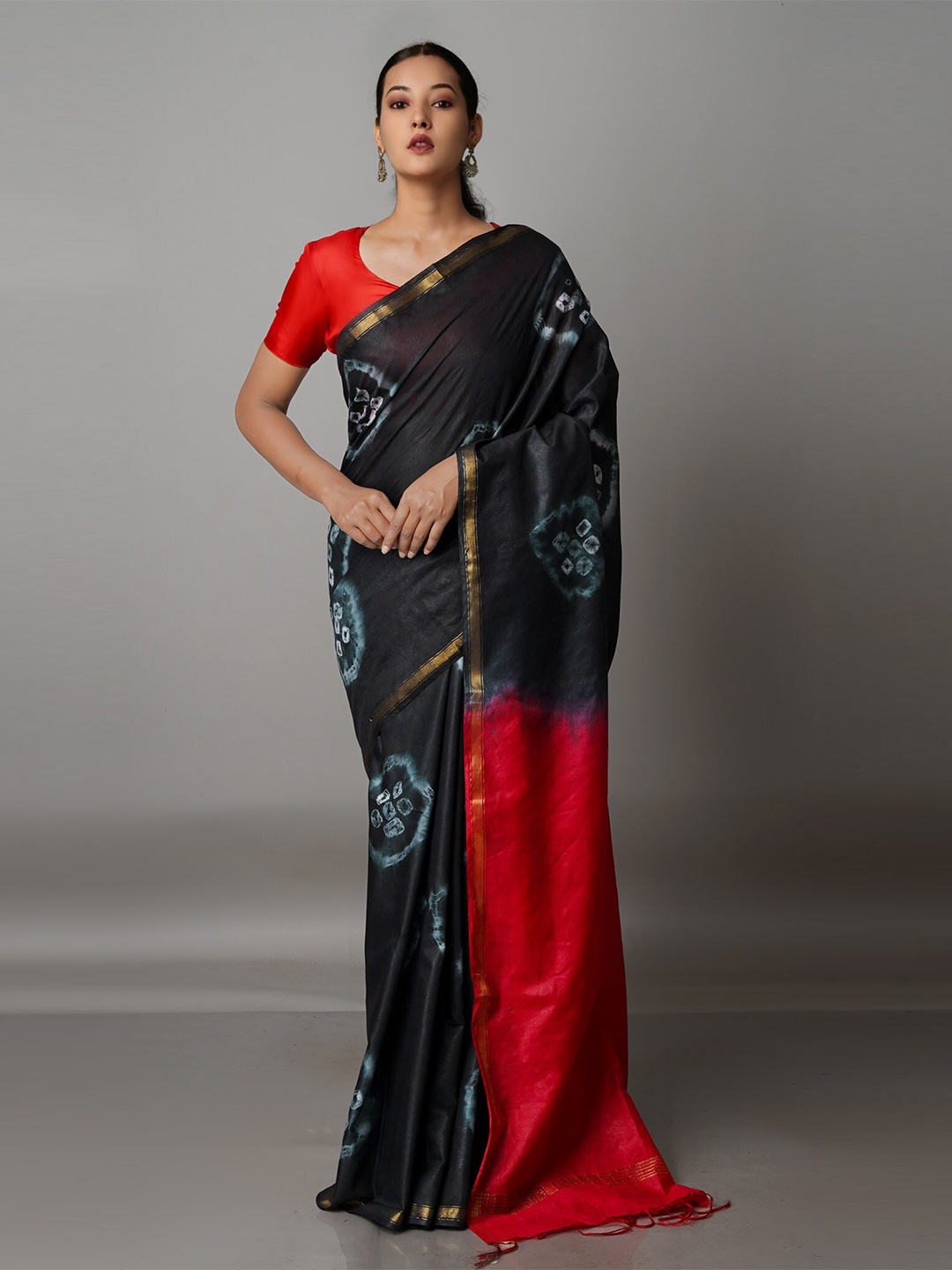 

Unnati Silks Black & Red Bandhani Zari Silk Cotton Chanderi Saree