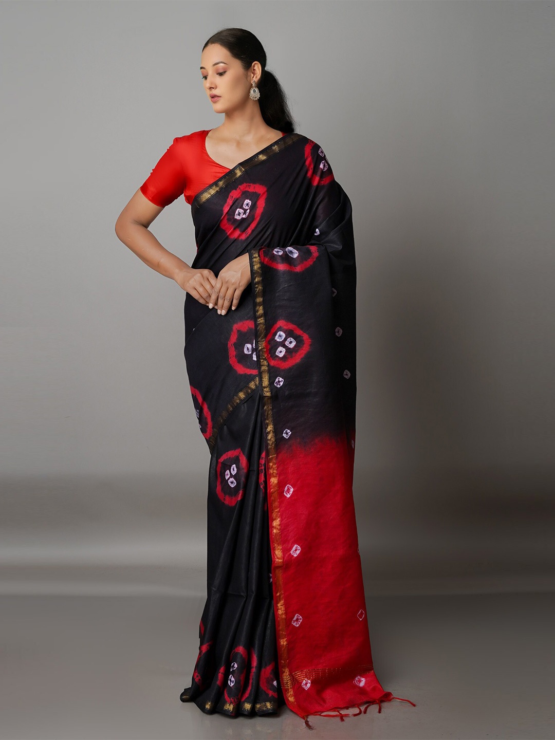 

Unnati Silks Black & Red Bandhani Zari Silk Cotton Chanderi Saree