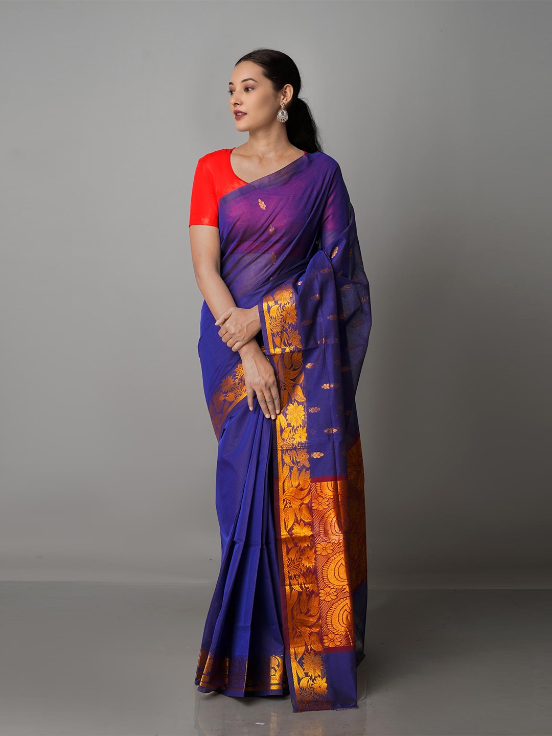

Unnati Silks Navy Blue & Gold-Toned Ethnic Motifs Zari Pure Cotton Gadwal Saree