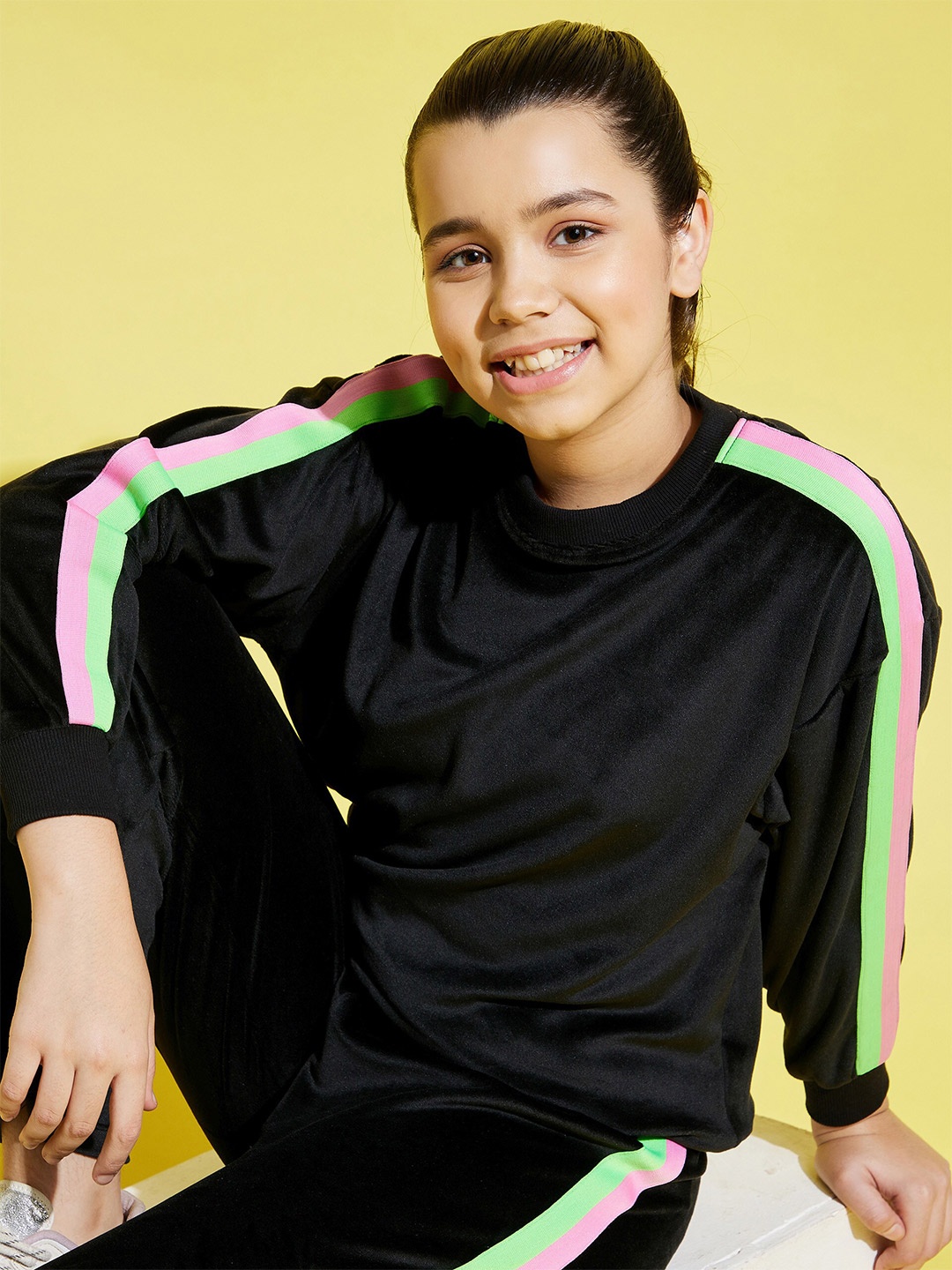 

Noh Voh - SASSAFRAS Kids Girls Black Sweatshirt