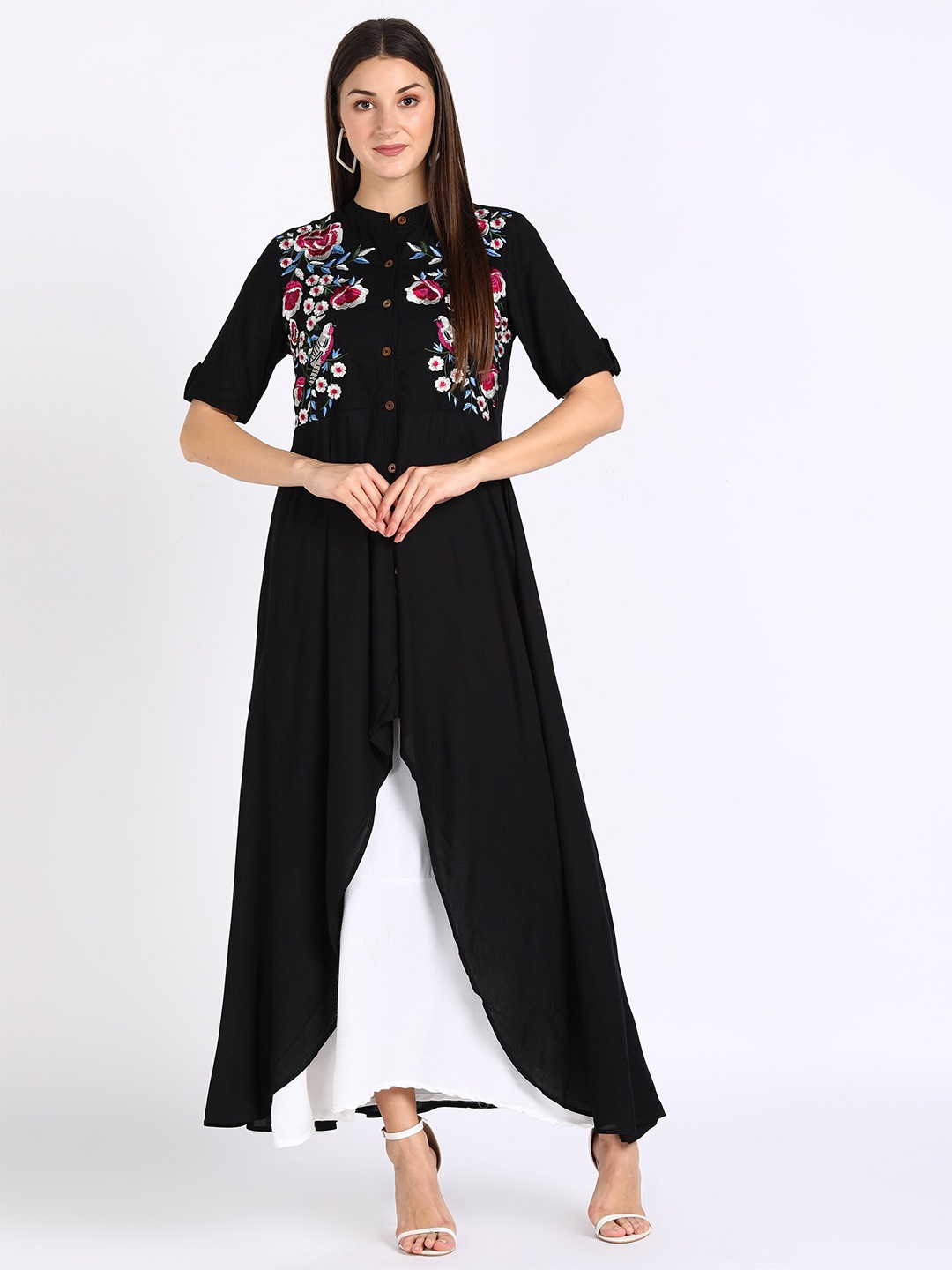 

shashvi Women Black & White Floral Embroidered Kurta