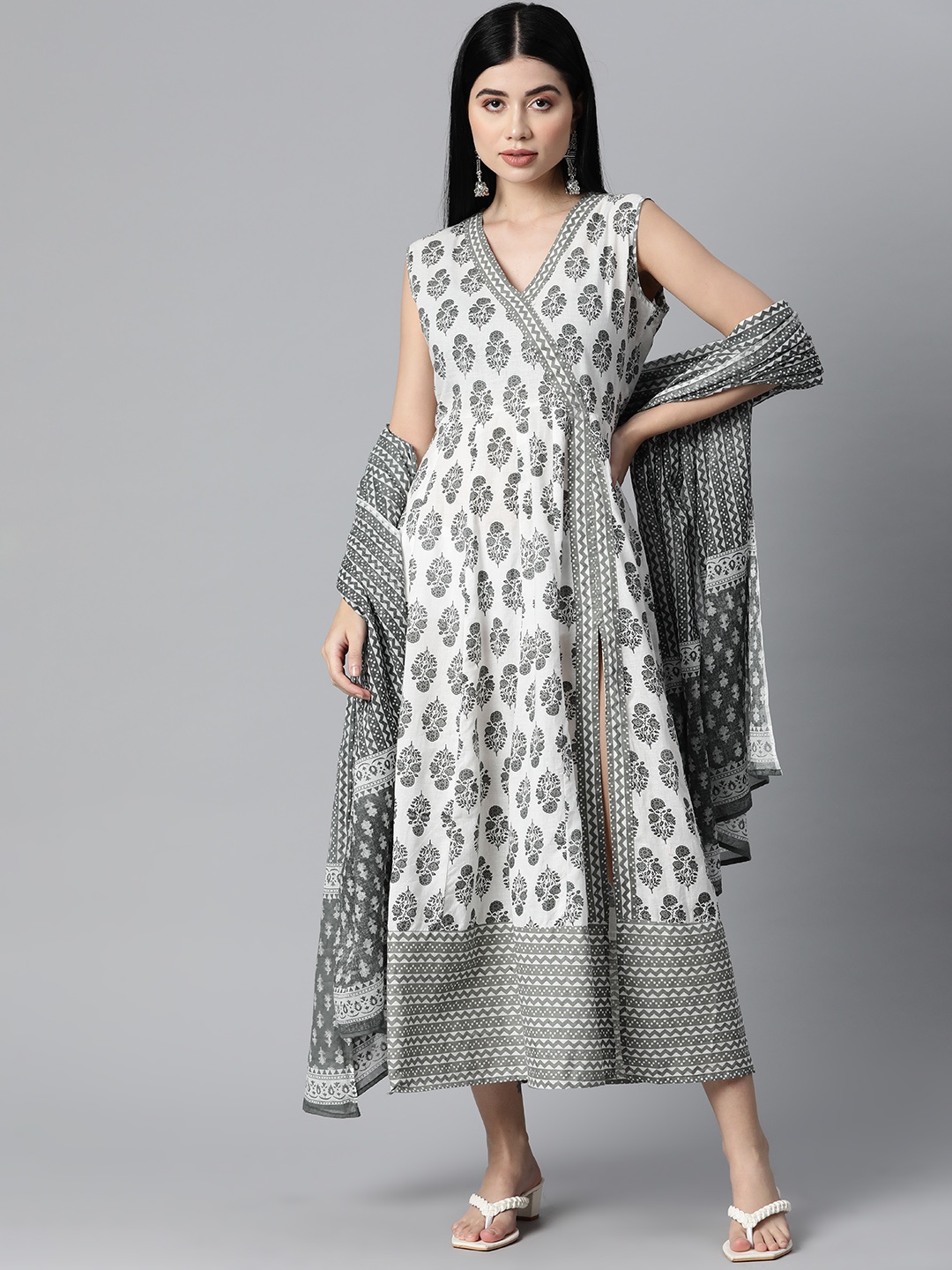 

mokshi Women White Floral Printed Pure Cotton Wrap Midi Dress With Dupatta