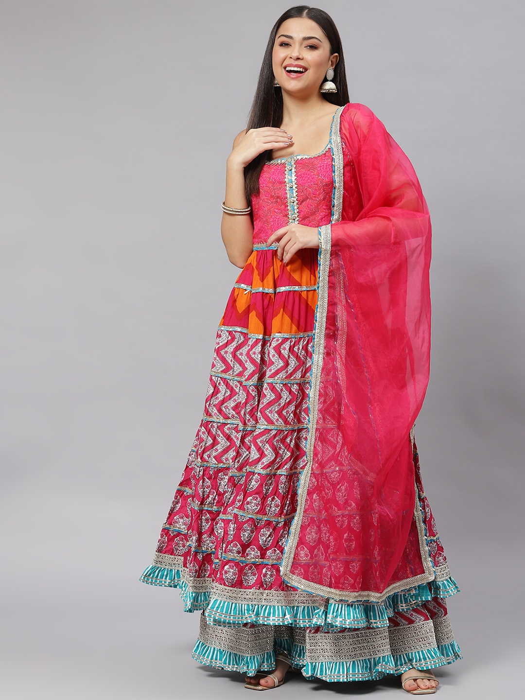 

mokshi Women Pink & Off-White Printed Gotta Patti Pure Cotton Kurta with Sharara & Dupatta