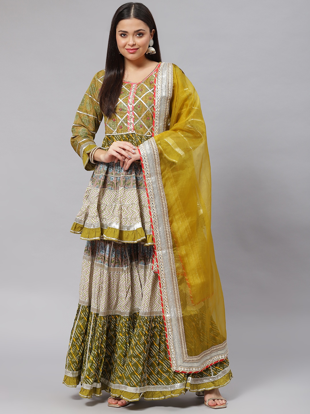 

mokshi Women Green & Off-White Printed Pure Cotton Kurta with Sharara & Dupatta