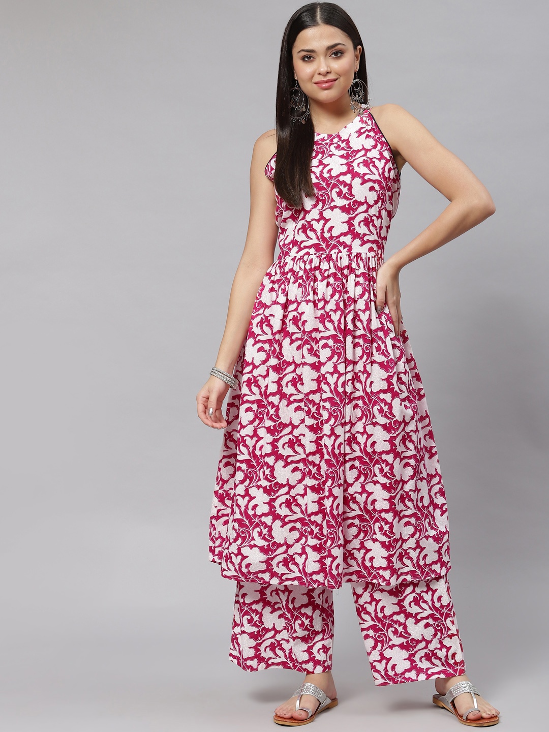 

mokshi Women Pink & White Floral Printed Pleated Kurta with Palazzos