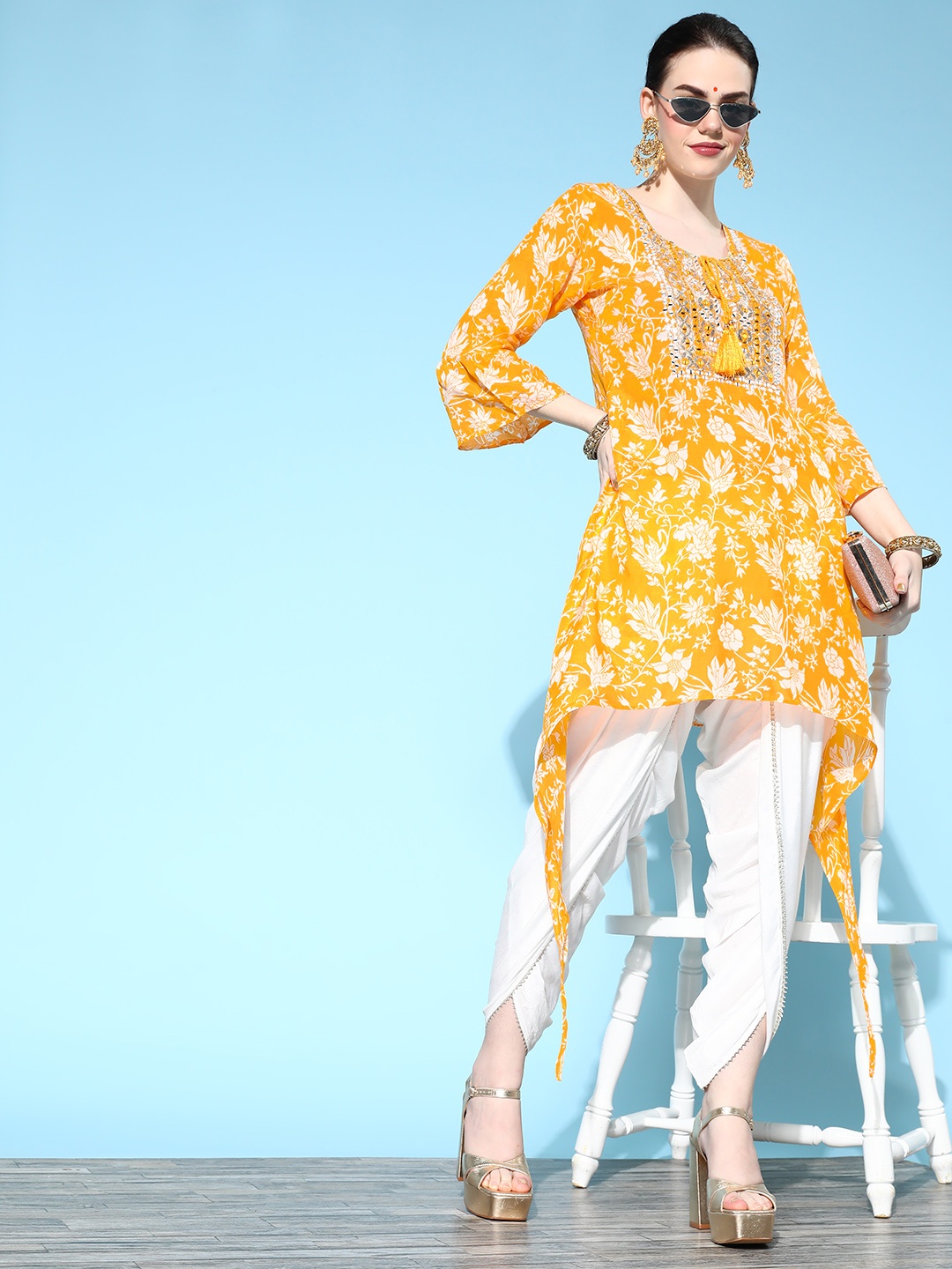 

ZOLA Women Yellow & White Floral Printed Tiered Gotta Patti Kurta with Dhoti Pants