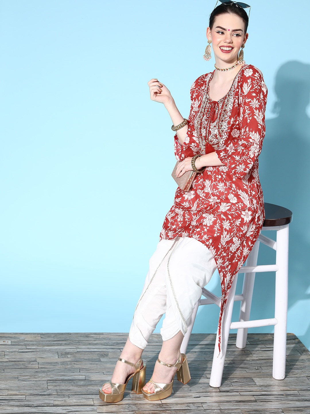 

ZOLA Women Red & White Floral Printed Gotta Patti Kurta with Dhoti Pants