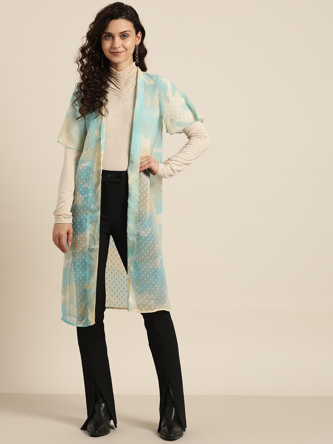 

Qurvii Women Turquoise Blue & Beige Longline Shrug