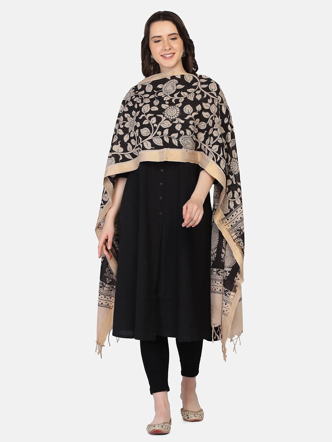 

THE WEAVE TRAVELLER Black & Gold-Toned Ethnic Motifs Printed Pure Cotton Kalamkari Dupatta with Zari