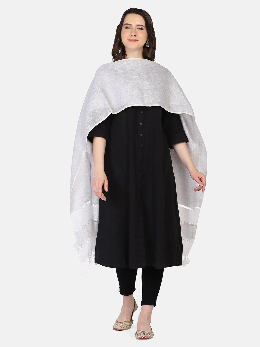 

THE WEAVE TRAVELLER Grey Melange & Black Solid Dupatta With Cut Work