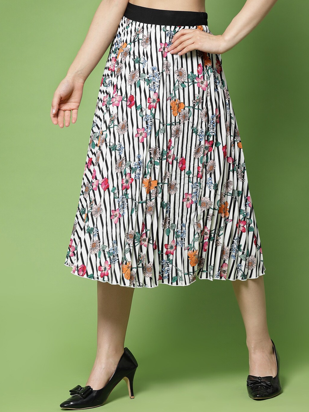 

KASSUALLY Women White & Black Printed Flared Midi Skirt