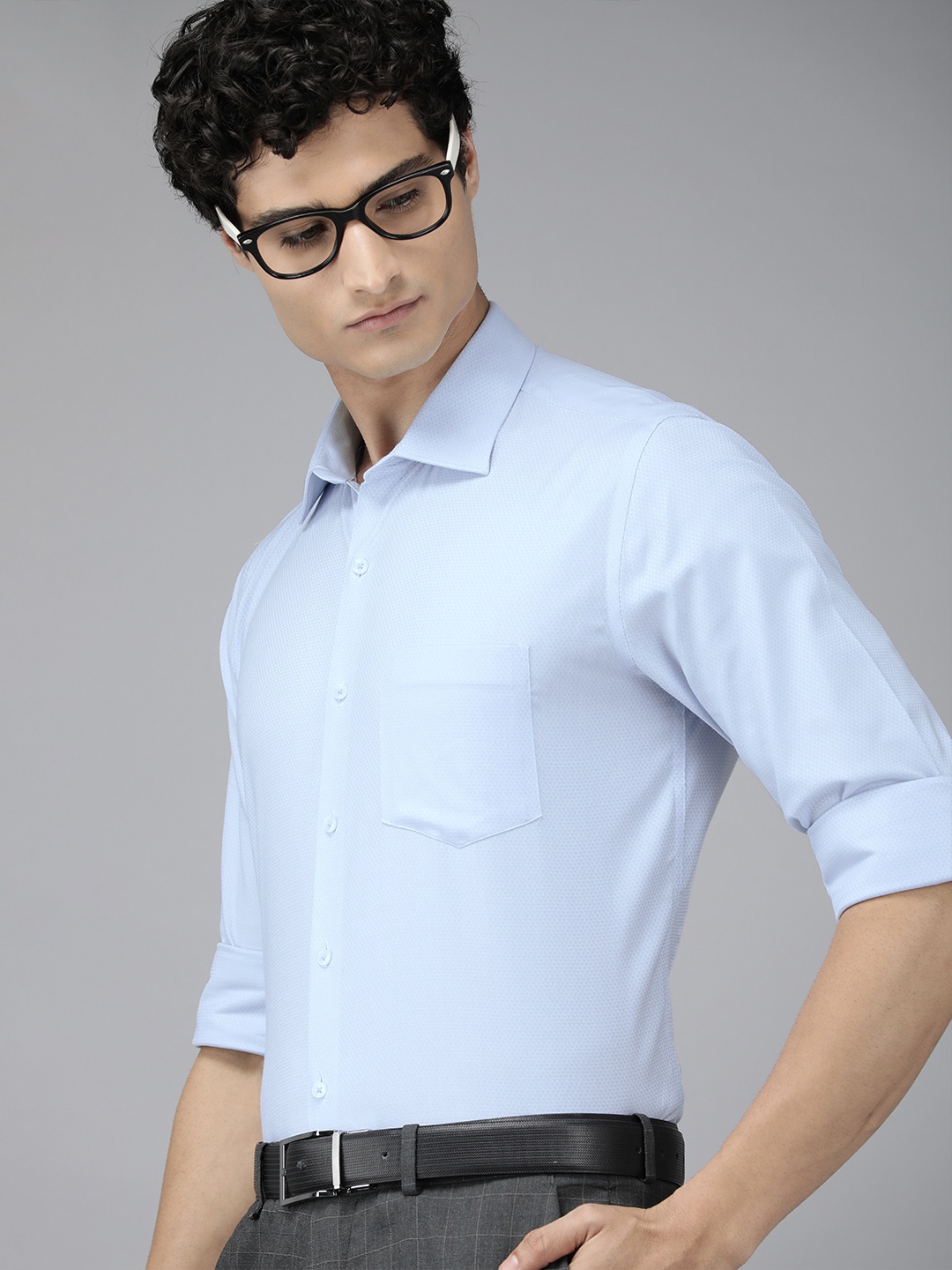 

Van Heusen Men Slim Fit Textured Formal Shirt, Blue