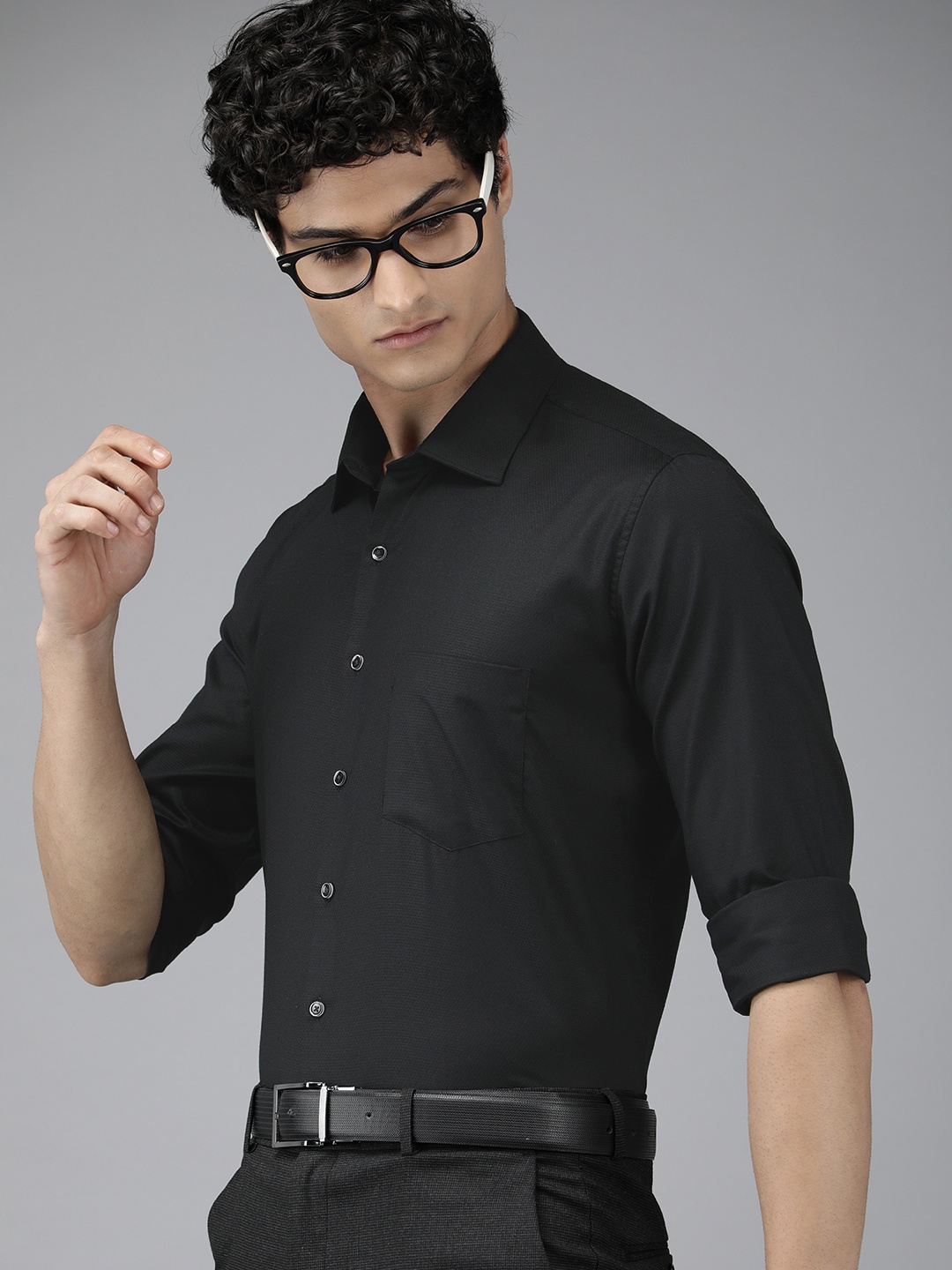 

Van Heusen Men Slim Fit Textured Formal Shirt, Black