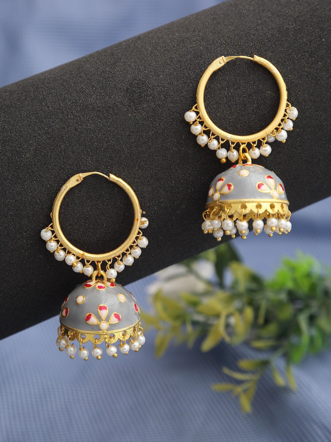 

Dhrohar Grey & White Gold-Plated Pearl Contemporary Jhumkas Earrings