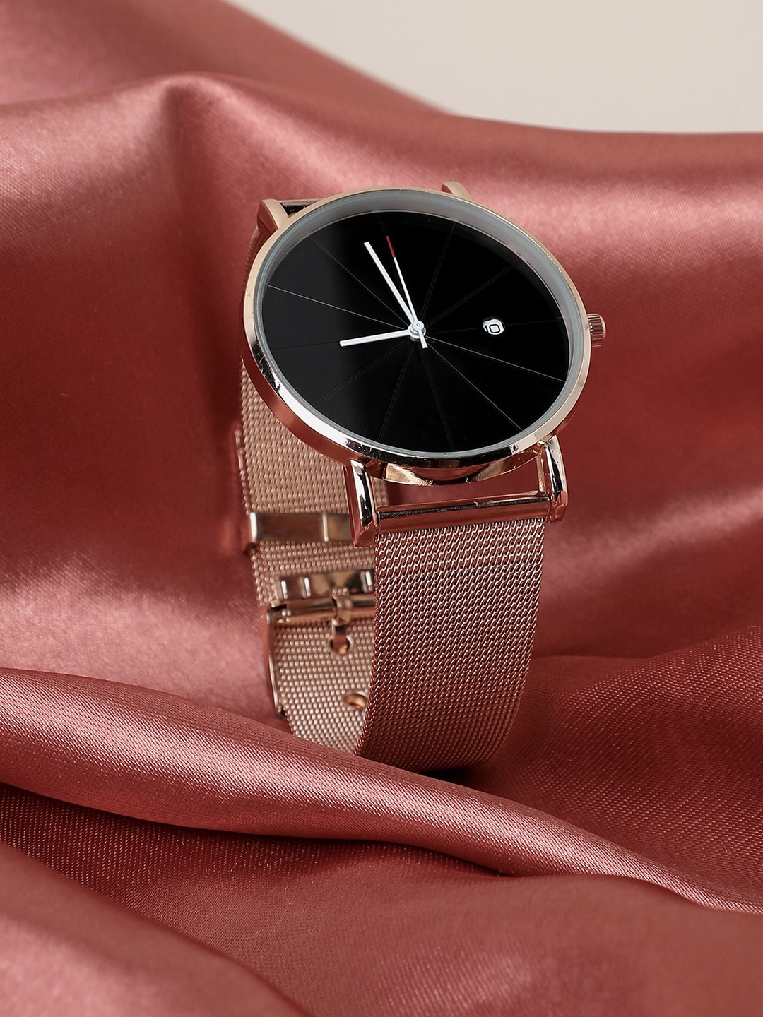 

HAUTE SAUCE by Campus Sutra Women Black Printed Watch AW22_HSWC1028-Rose Gold