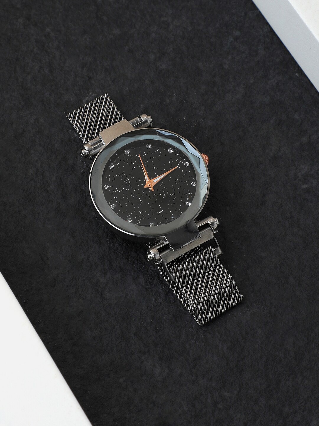 

HAUTE SAUCE by Campus Sutra Women Grey Straps Watch AW22_HSWC1018-Black