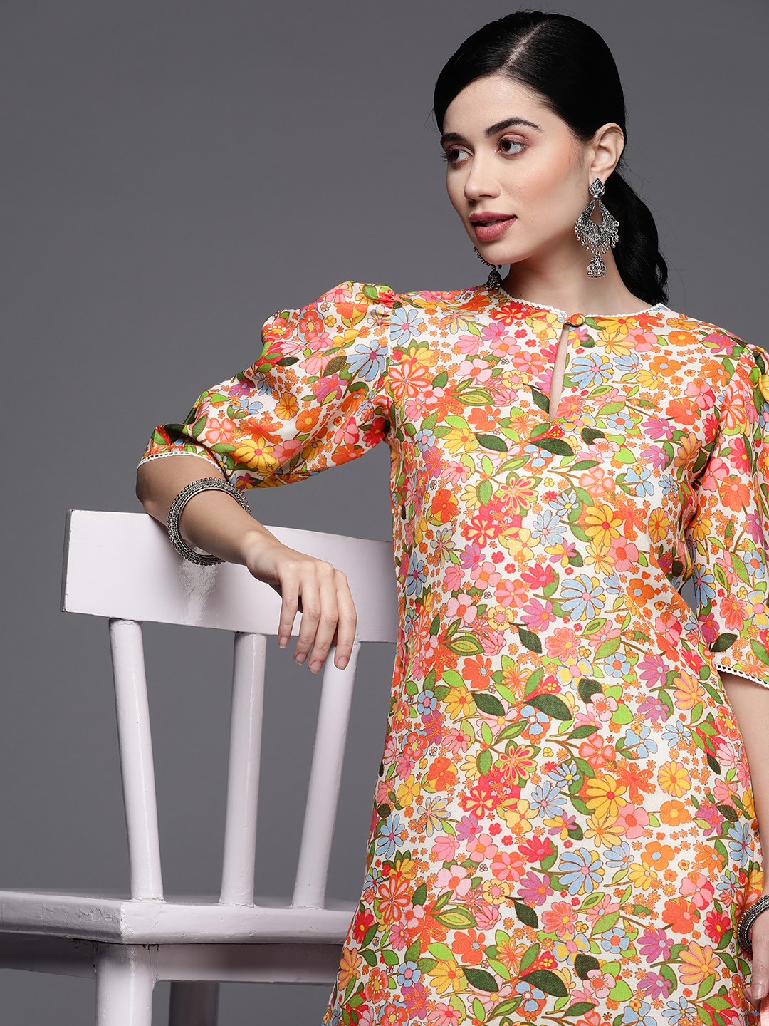 

Inddus Women Multicoloured Floral Printed Kurta with Trousers, Multi