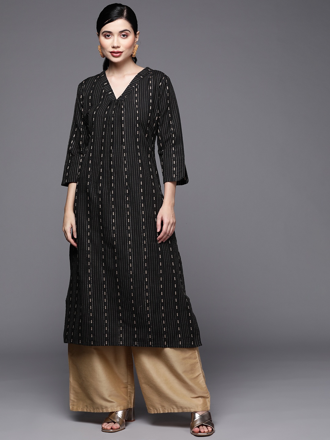 

Inddus Women Black & Gold-Toned Striped Pleated Pure Cotton Kurta