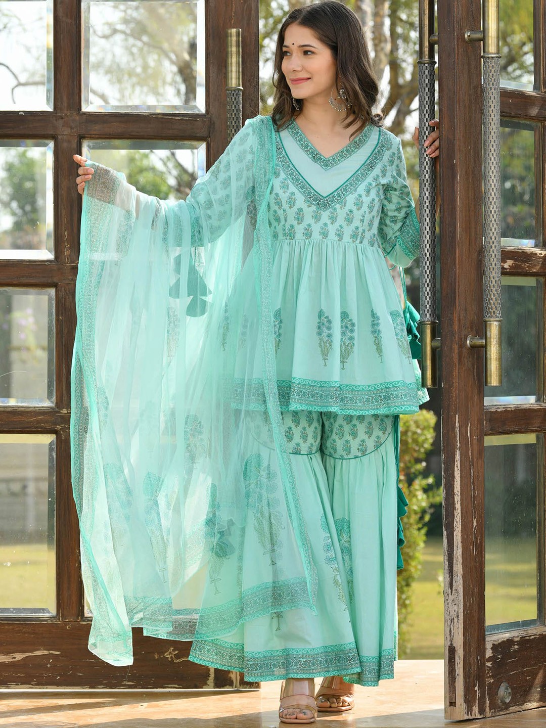 

mulmul.com Women Blue Floral Printed Pure Cotton Kurti with Sharara & Dupatta