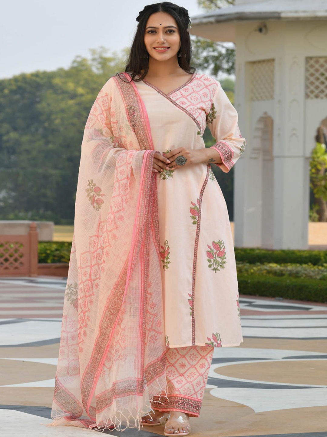 

Mulmul Women Peach Floral Printed Pure Cotton Kurta with Palazzos & Dupatta