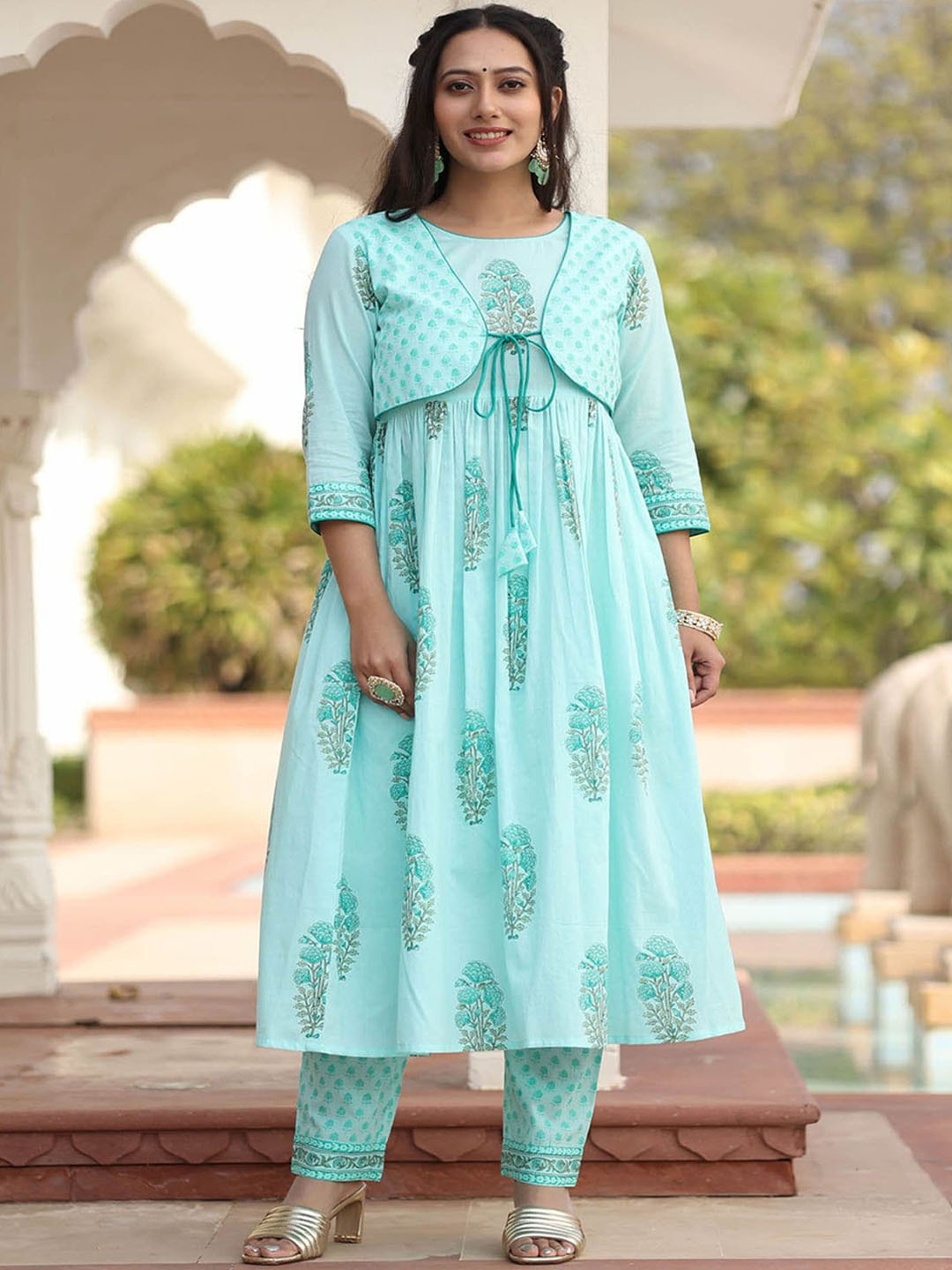 

Mulmul Women Blue Floral Printed Pure Cotton Kurta with Pyjamas & Dupatta