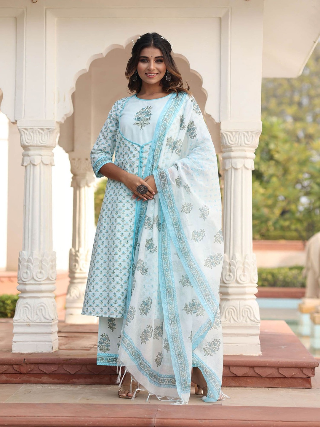 

Mulmul Women Blue Floral Printed Pure Cotton Kurta with Palazzos & Dupatta