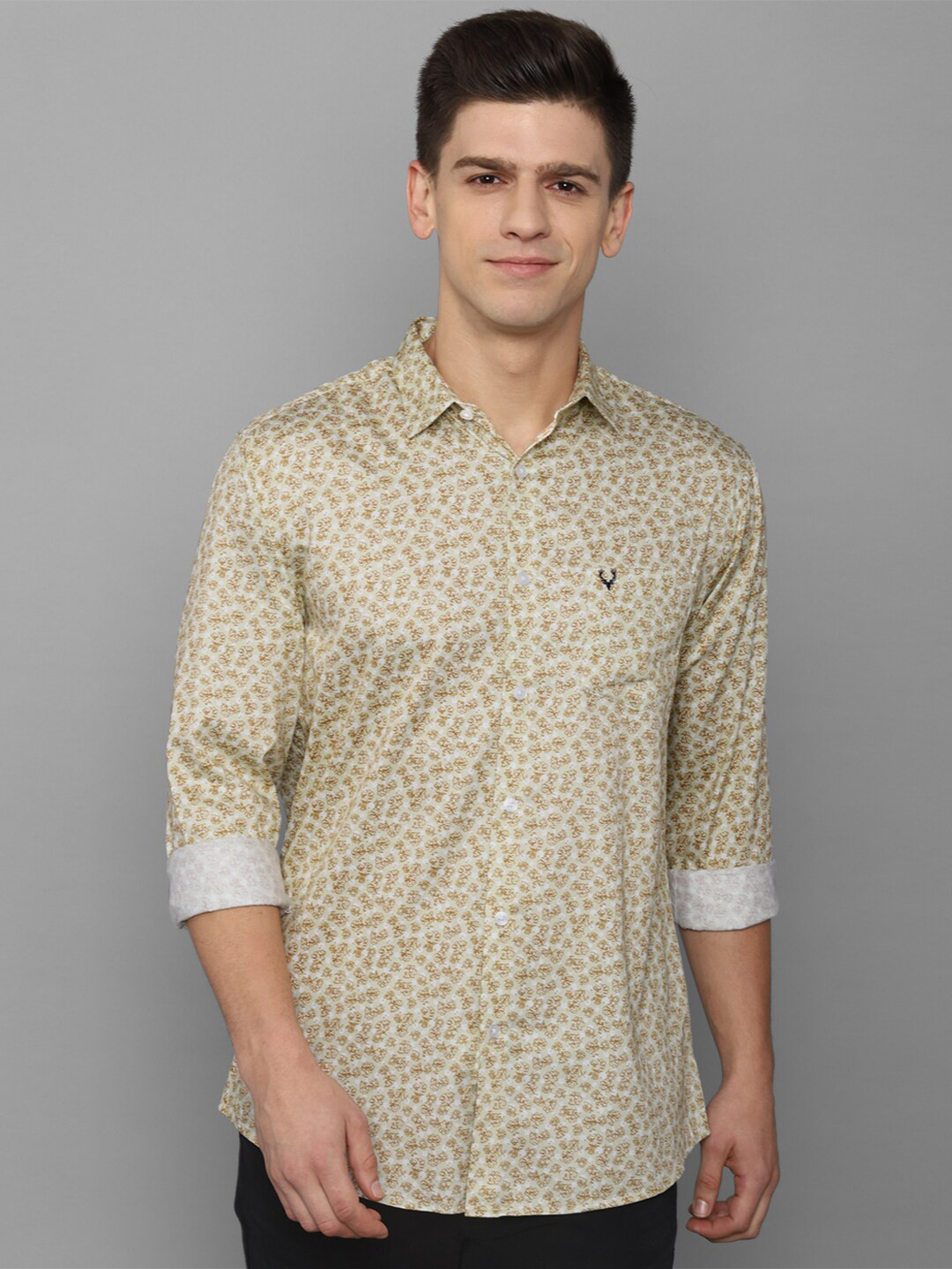 

Allen Solly Men Khaki Slim Fit Floral Printed Pure Cotton Casual Shirt