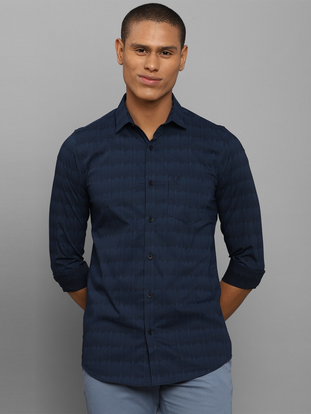 

Allen Solly Men Navy Blue Comfort Slim Fit Striped Casual Shirt