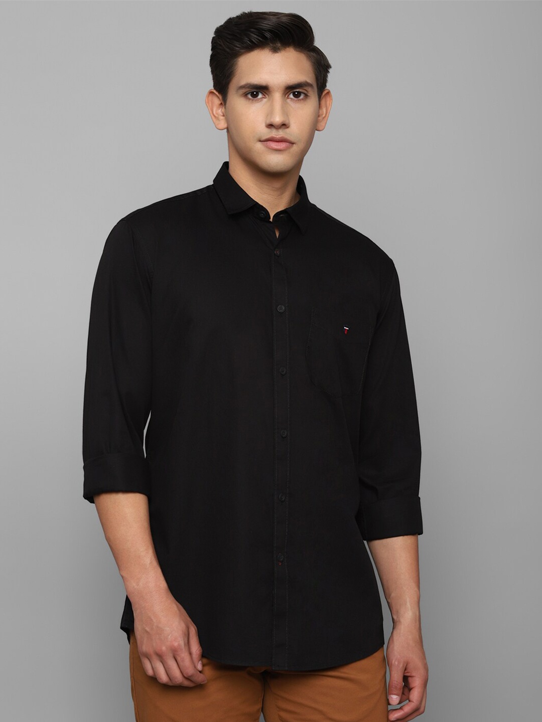 

Louis Philippe Sport Men Black Cotton Slim Fit Casual Shirt