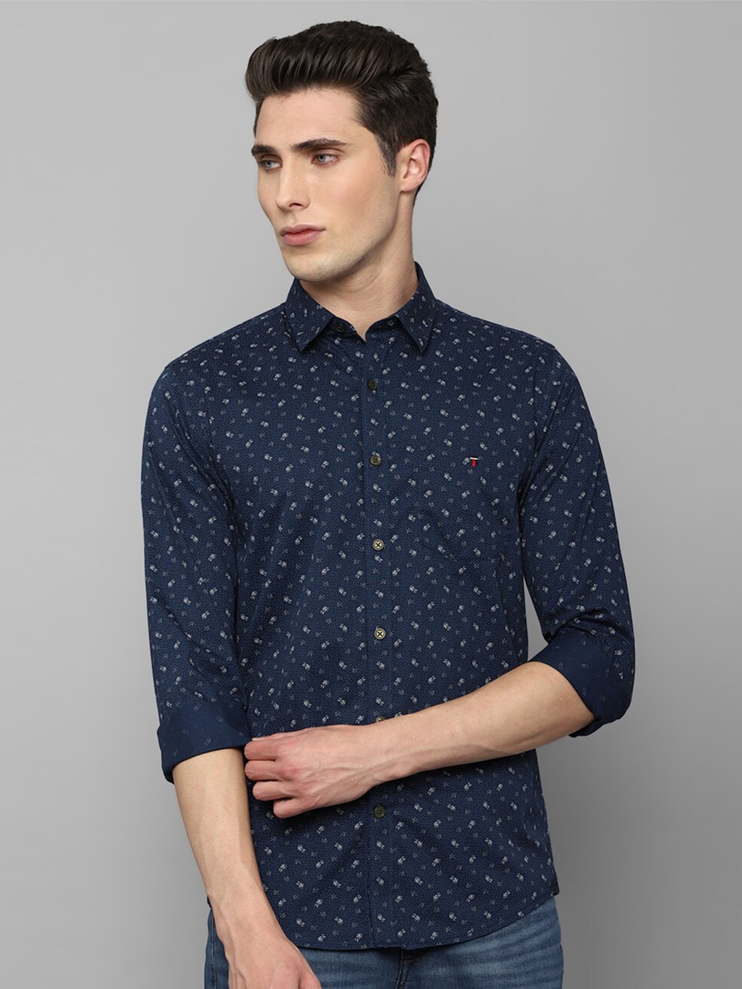 

Louis Philippe Sport Men Navy Blue Cotton Slim Fit Floral Printed Casual Shirt
