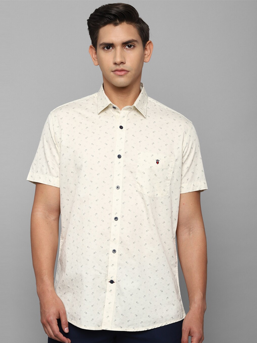 

Louis Philippe Sport Men Cream-Coloured Slim Fit Printed Casual Shirt