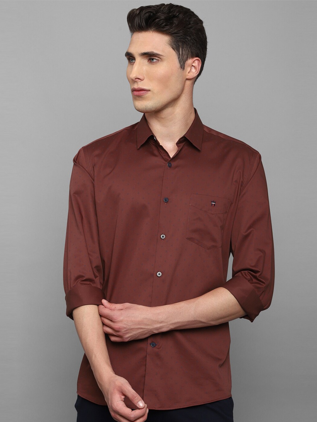 

Louis Philippe Sport Men Maroon Cotton Slim Fit Casual Shirt