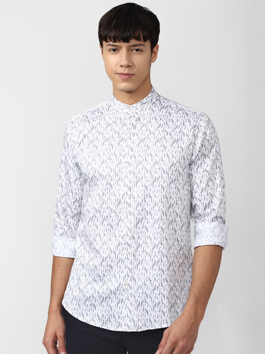 

V Dot Men White Slim Fit Printed Cotton Casual Shirt