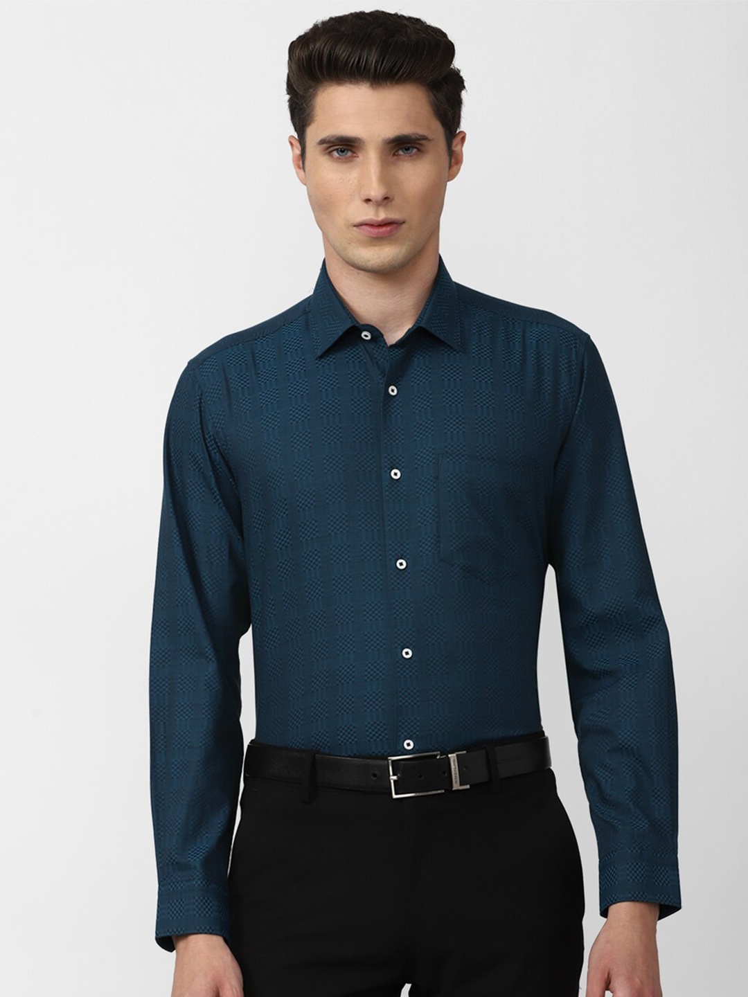 

Van Heusen Men Teal Pure Cotton Formal Shirt