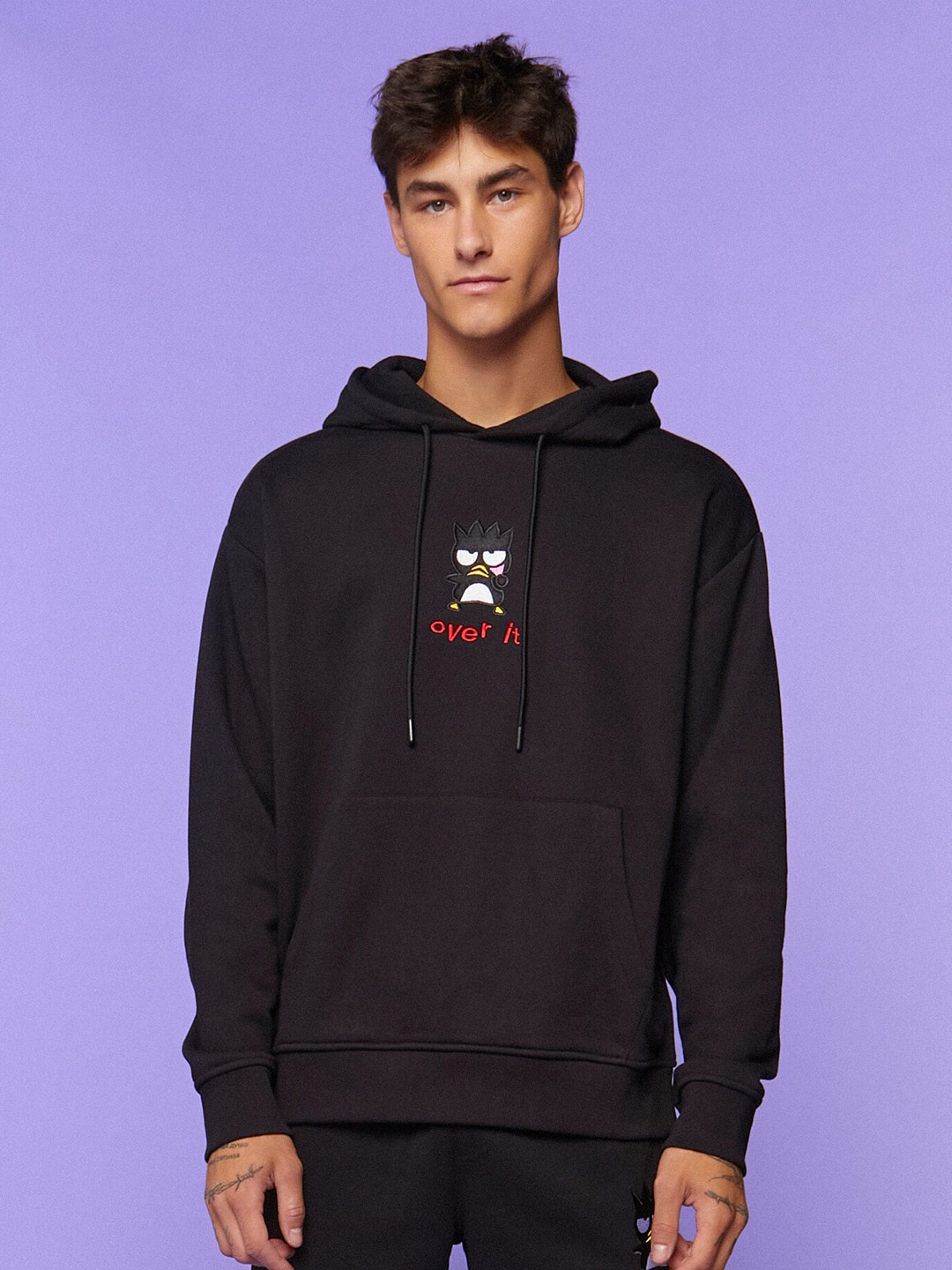 

FOREVER 21 Men Black Hooded Sweatshirt