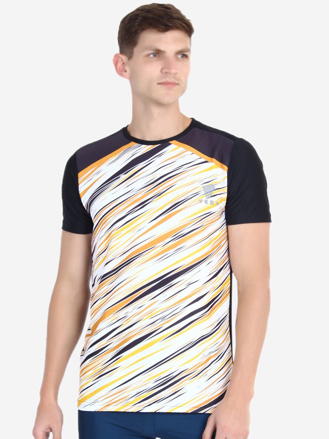 

VEGA Men White & Black Slim Fit Cotton T-shirt