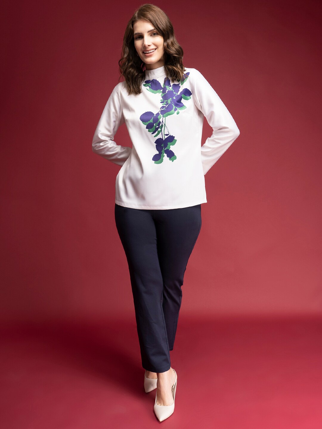 

FableStreet Women White & Blue Floral Print Satin Top