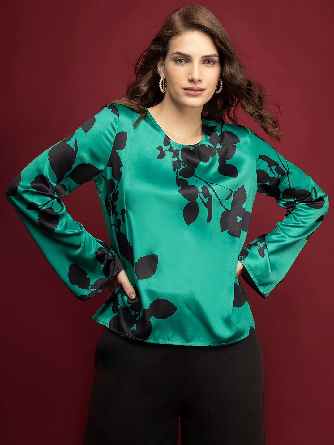 

FableStreet Women Green & Black Floral Print Satin Top
