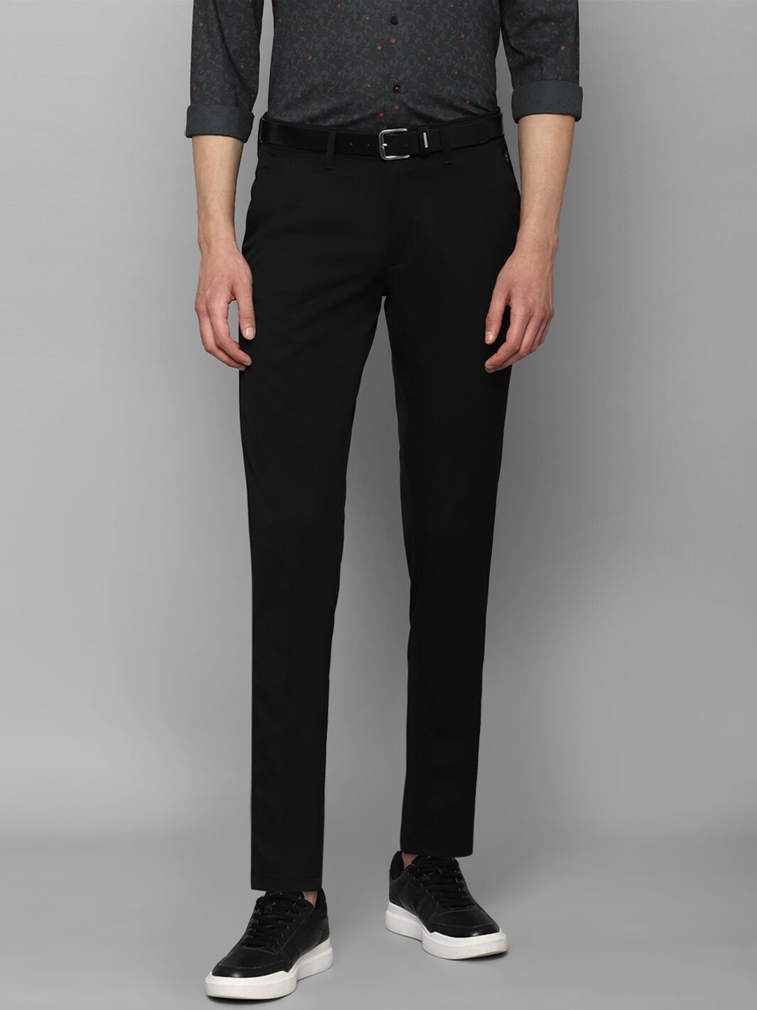 

Louis Philippe Sport Men Black Slim Fit Chinos Trousers