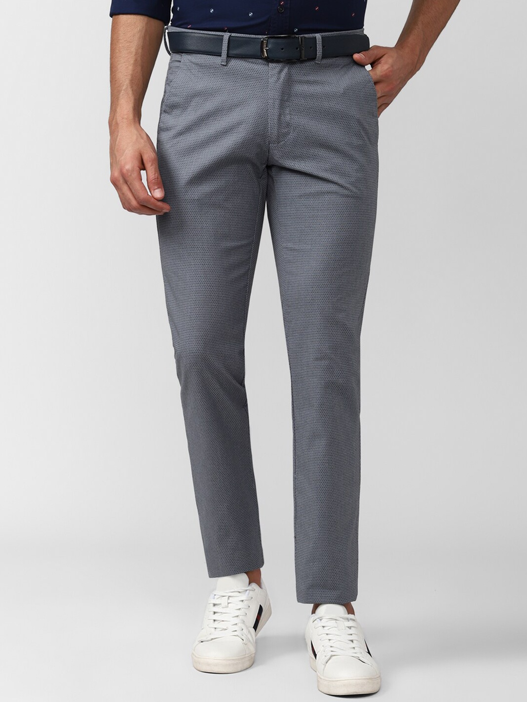 

Van Heusen Sport Men Blue Solid Slim Fit Trouser