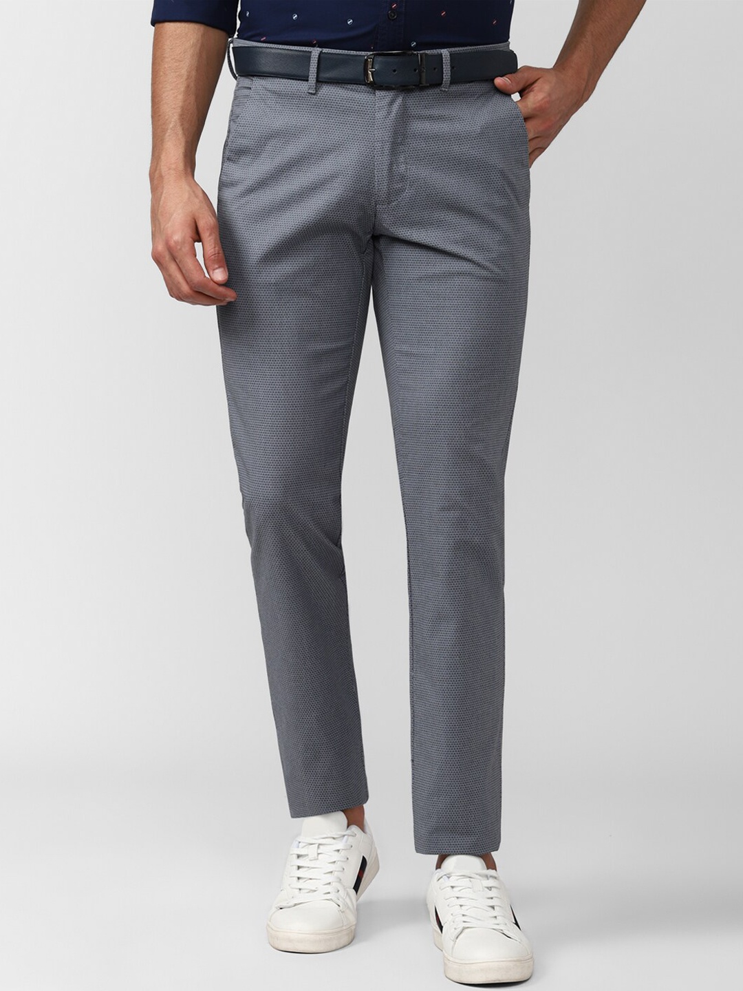 

Van Heusen Sport Men Solid Slim Fit Trouser, Grey