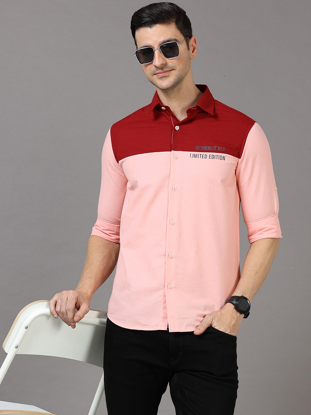 

Jean Cafe Men Pink & Red Premium Slim Fit Colourblocked Pure Cotton Casual Shirt