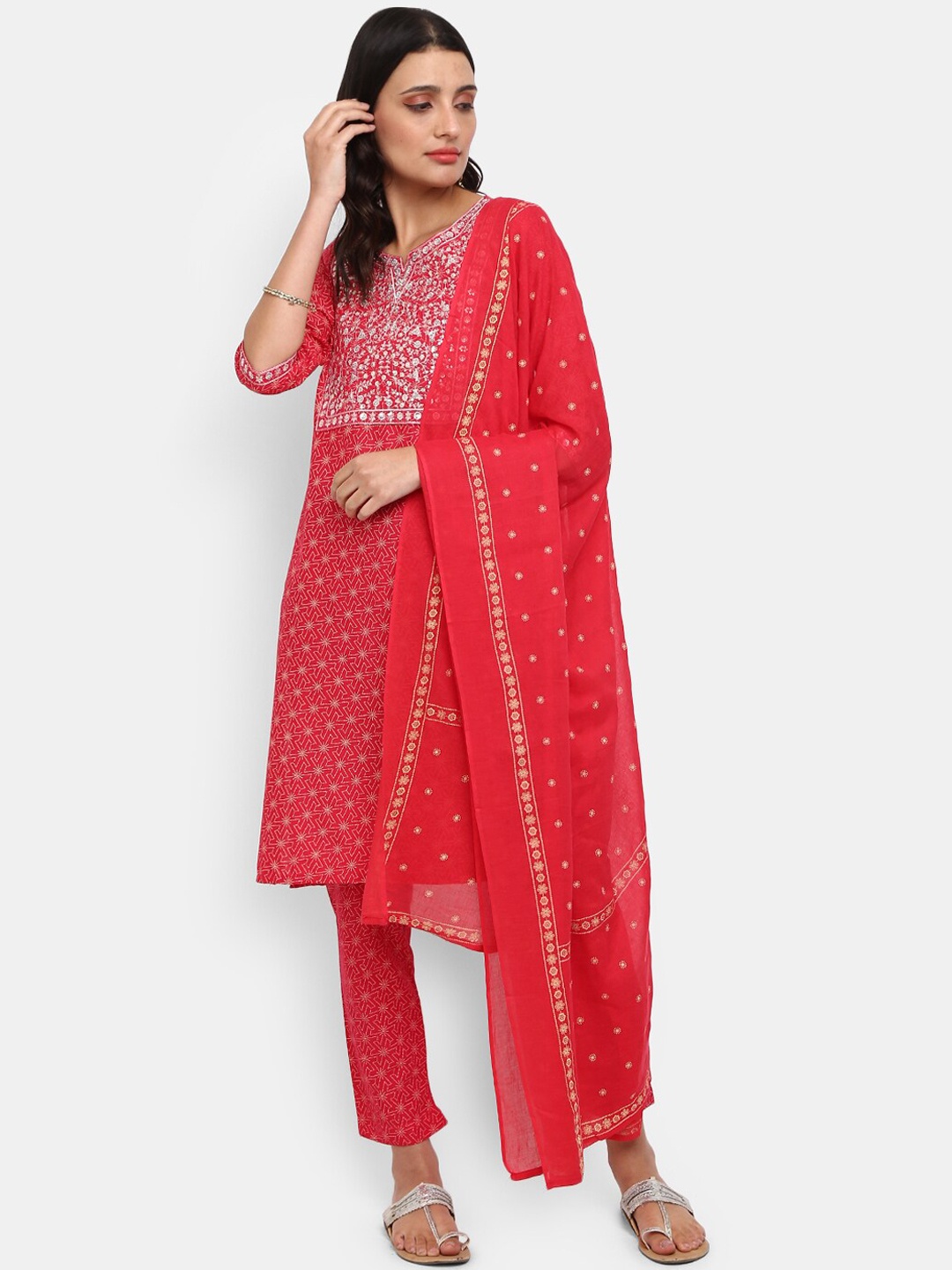 

V-Mart Embroidered Sequinned Kurta with Trousers & With Dupatta, Red