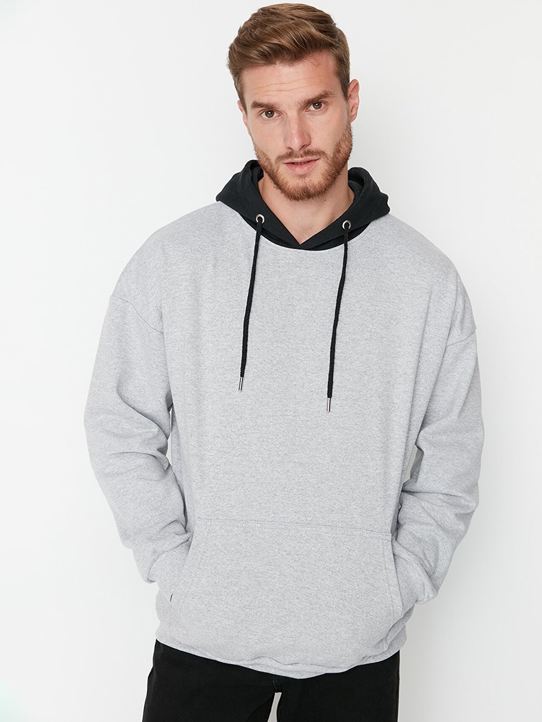 

Trendyol Men Grey Graphic Printed Sweatshirt