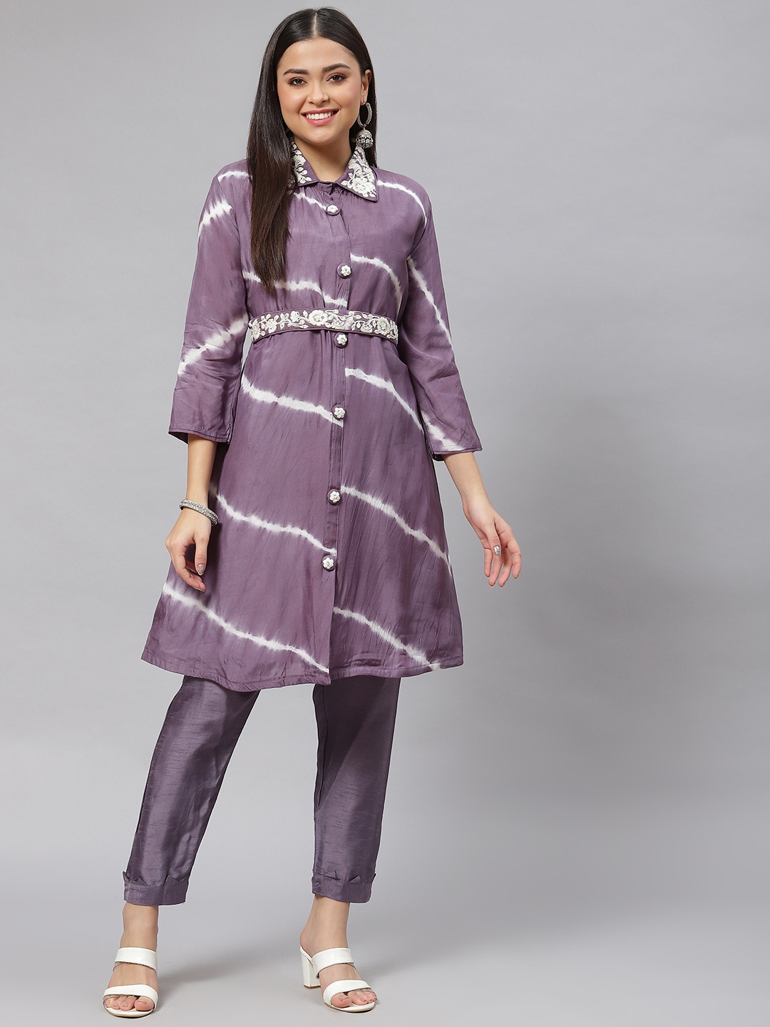 

mokshi Women Purple Ethnic Motifs Dyed Beads and Stones Chanderi Silk Kurta with Trousers
