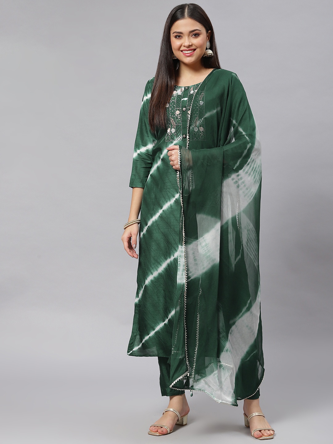 

mokshi Women Green Ethnic Motifs Dyed Beads and Stones Chanderi Silk Kurta with Trousers & With Dupatta