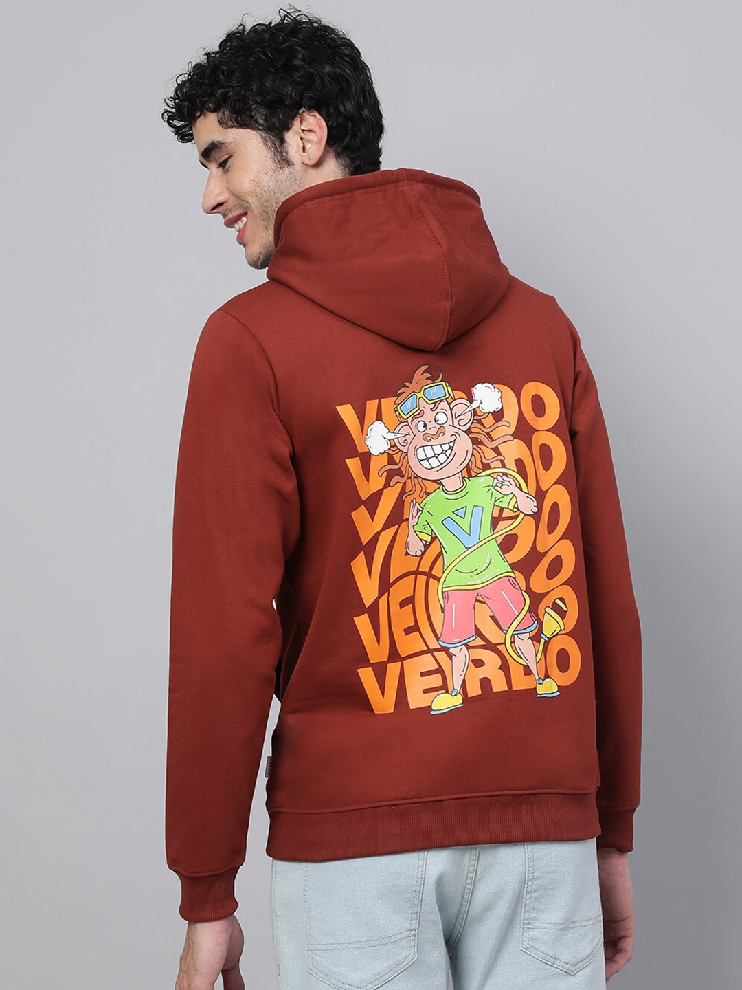 

VEIRDO Men Rust Brown Printed Hooded Sweatshirt