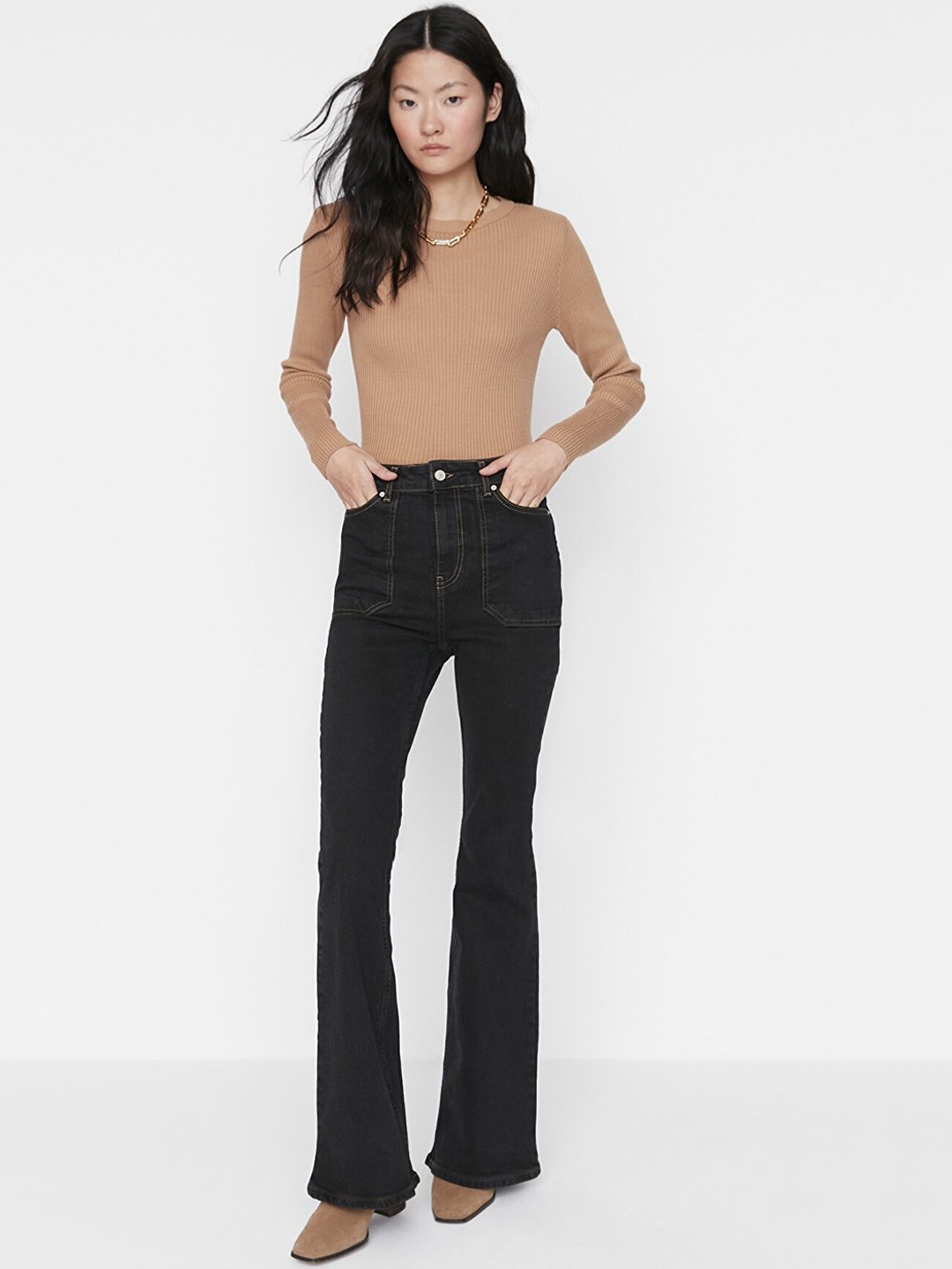

Trendyol Women Black Straight Fit Cotton Jeans